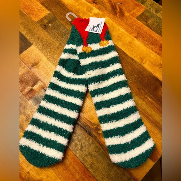 WOMEN’S WARM FUZZY CHRISTMAS HOLIDAY SOCKS, NWT New with Tags - Picture 1 of 4